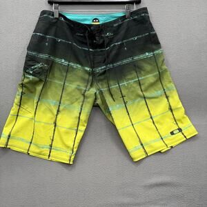 Oakley Board Shorts Mens 33 Yellow Plaid Swim Trunks Drawstring Stretch Beach